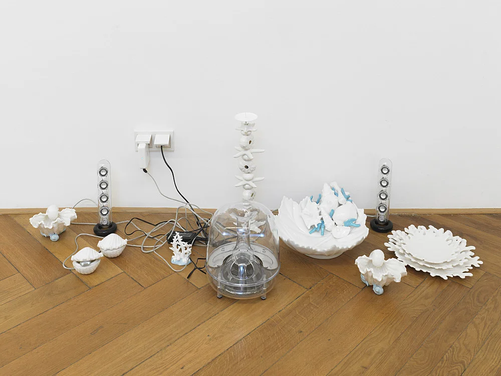 GRANDVILLE AND THE DECISION AT GRANDVILLE — Cosima von Bonin — Exhibitions — Galerie Buchholz — Image 00
