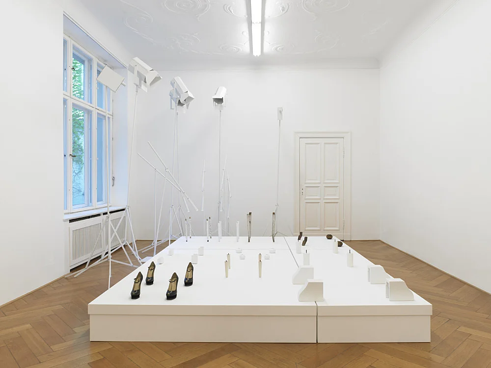 GRANDVILLE AND THE DECISION AT GRANDVILLE — Cosima von Bonin — Exhibitions — Galerie Buchholz — Image 00