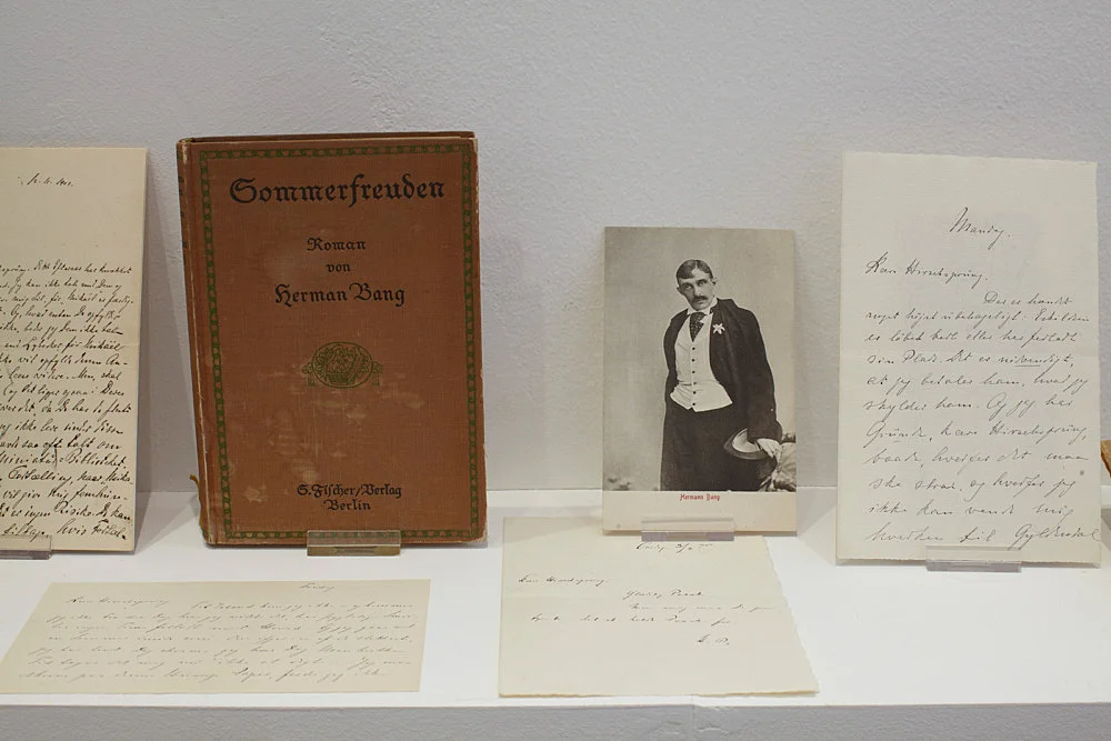 zusammengestellt von Henrik Olesen amp Daniel Buchholz — Bücher, Manuskripte und Briefe von Herman Bang 1857-1912 — Exhibitions — Galerie Buchholz — Image 00