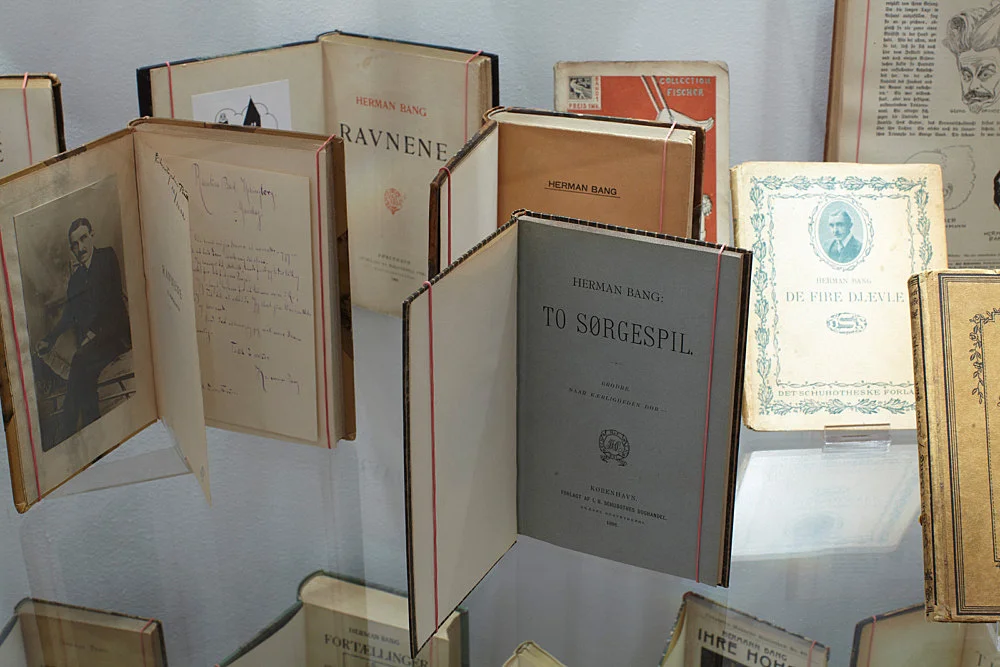 zusammengestellt von Henrik Olesen amp Daniel Buchholz — Bücher, Manuskripte und Briefe von Herman Bang 1857-1912 — Exhibitions — Galerie Buchholz — Image 00