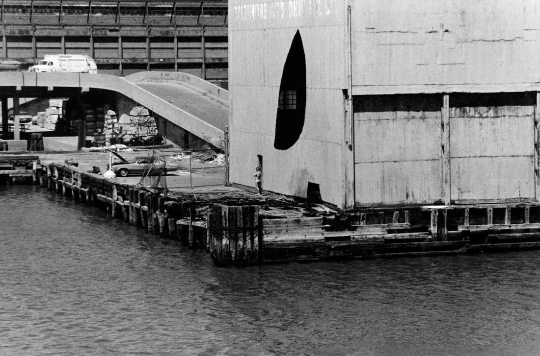 Pictures, Before and After An Exhibition for Douglas Crimp — Daniel Buren, Charles James, Antonio Lopez, Agnes Martin, Joseph Cornell, Robert Smithson, The Cockettes, Jack Smith,... — Exhibitions — Galerie Buchholz — Image 56