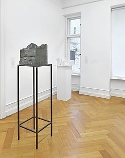 Außenprojekte — Isa Genzken — Exhibitions — Galerie Buchholz — Image 124