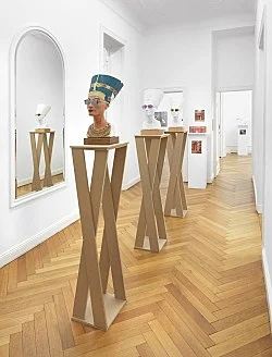 Außenprojekte — Isa Genzken — Exhibitions — Galerie Buchholz — Image 108