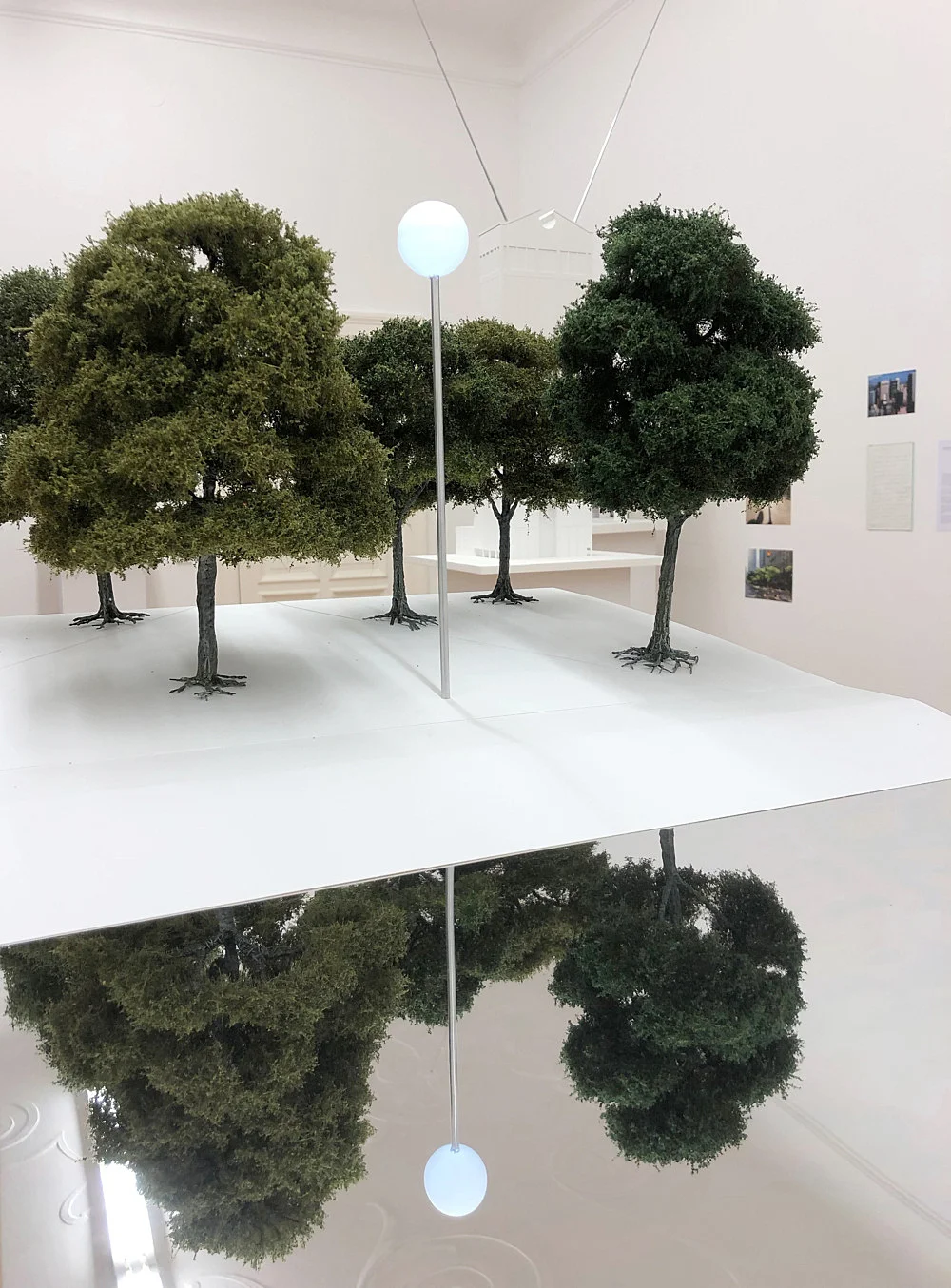 Außenprojekte — Isa Genzken — Exhibitions — Galerie Buchholz — Image 75