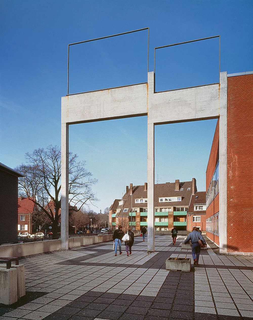 Außenprojekte — Isa Genzken — Exhibitions — Galerie Buchholz — Image 39