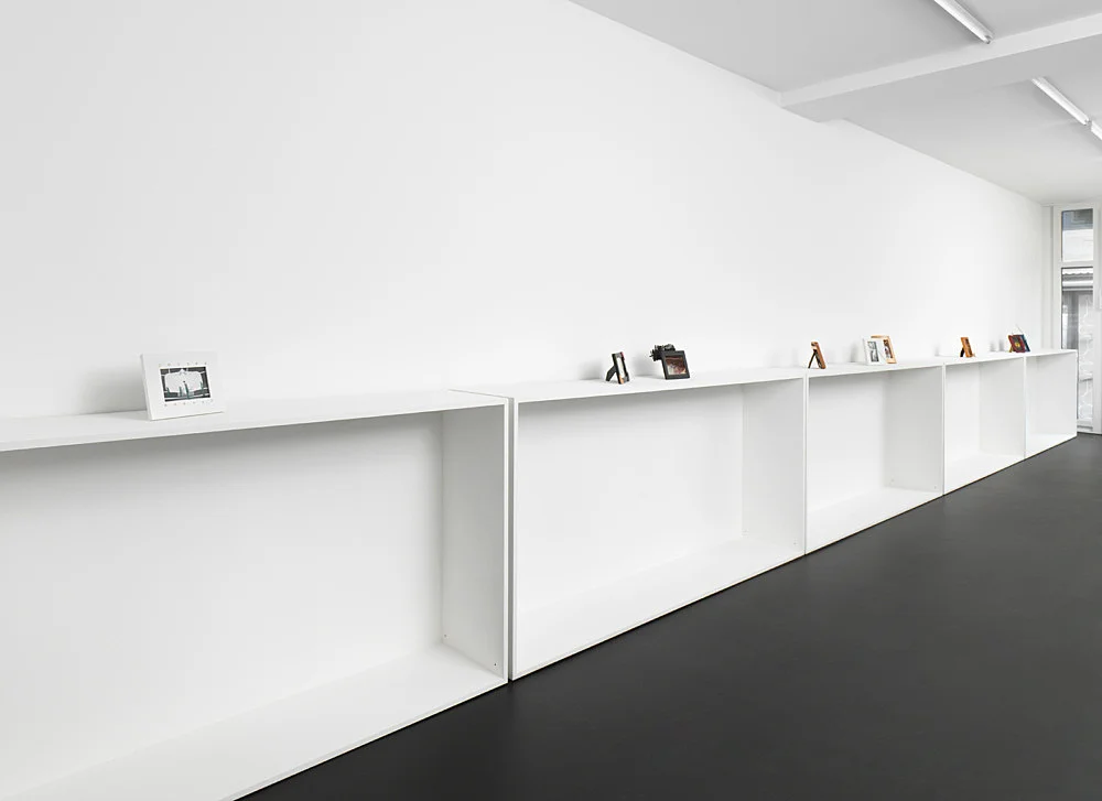 I hear the ancient music of words and words, yes, thats it. — Vincent Fecteau Florian Pumhösl — Exhibitions — Galerie Buchholz — Image 00