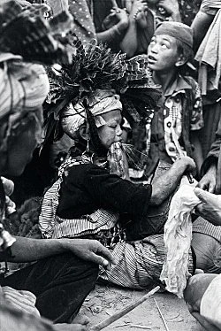 Singers of Ten Thousand Lines — Michael Oppitz — Exhibitions — Galerie Buchholz — Image 85