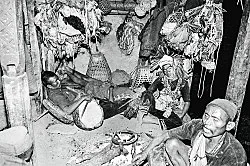 Singers of Ten Thousand Lines — Michael Oppitz — Exhibitions — Galerie Buchholz — Image 88