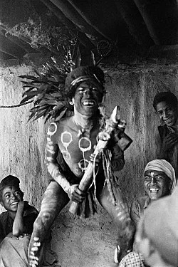 Singers of Ten Thousand Lines — Michael Oppitz — Exhibitions — Galerie Buchholz — Image 89