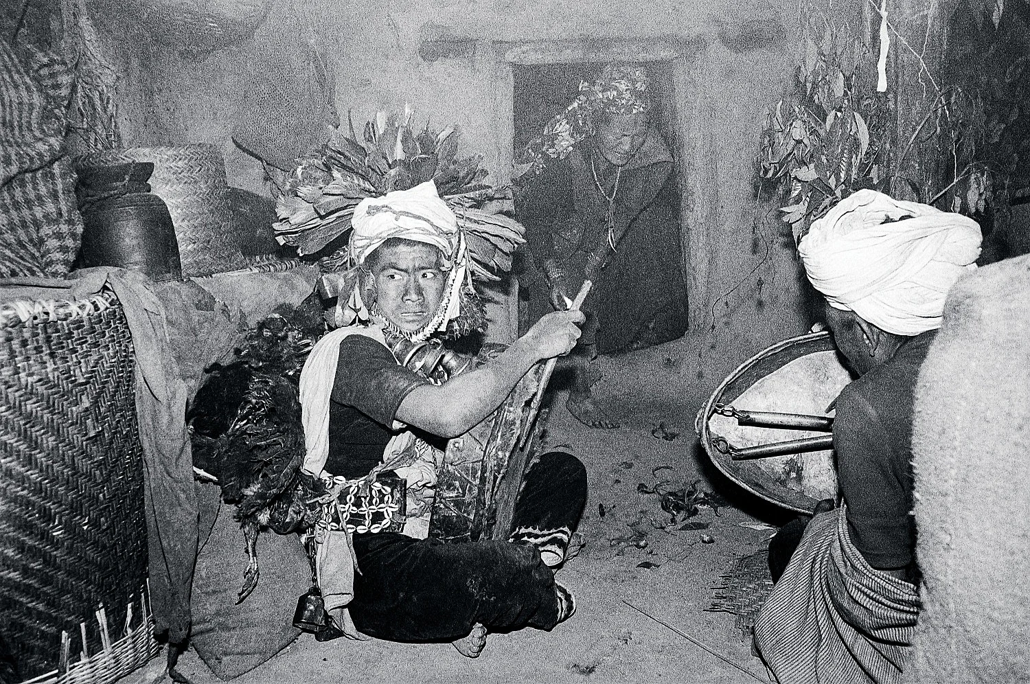 Singers of Ten Thousand Lines — Michael Oppitz — Exhibitions — Galerie Buchholz — Image 40